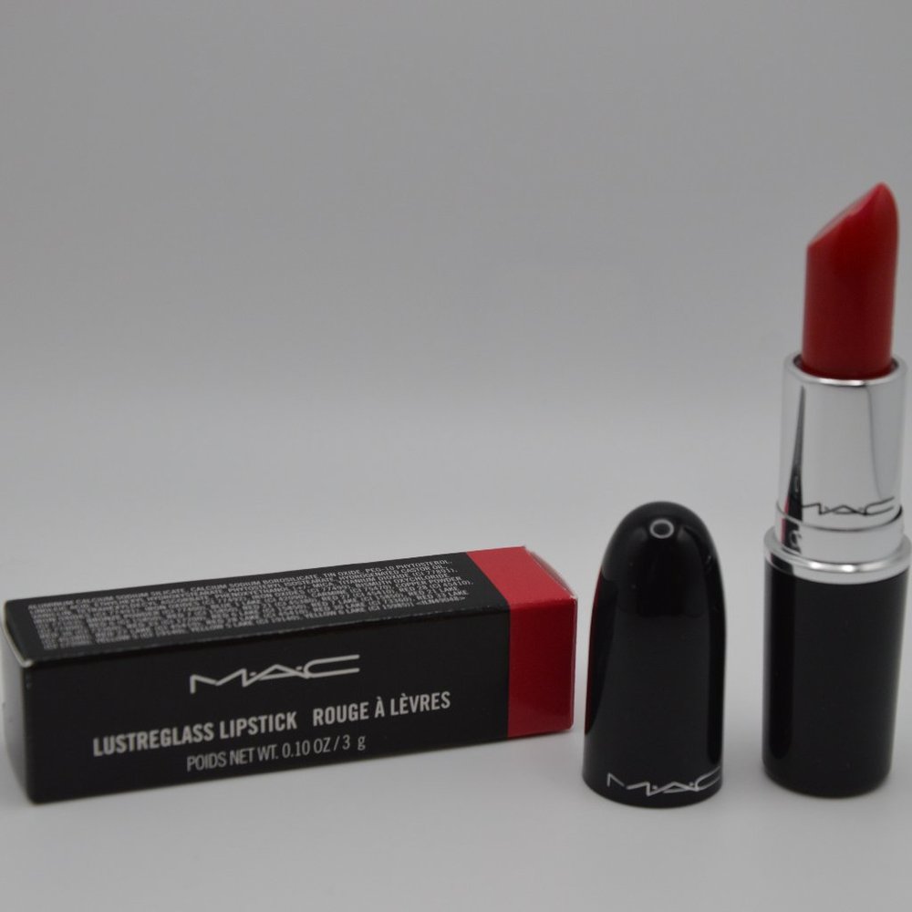 MAC - LUSTREGLASS LIPSTICK IN *PINK BIG*. BRAND NEW IN BOX.